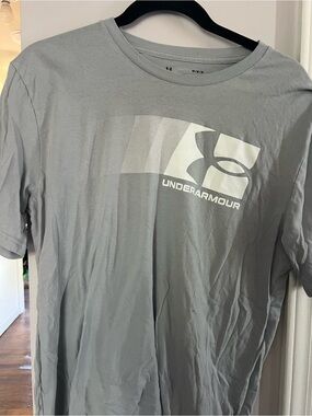 Under Armour Men's Light Gray Short Sleeve Logo Tee